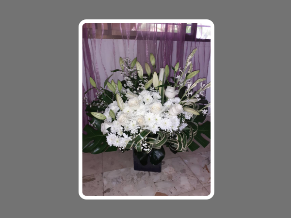 AHOMKA GREEN MEDLEY BOUQUET